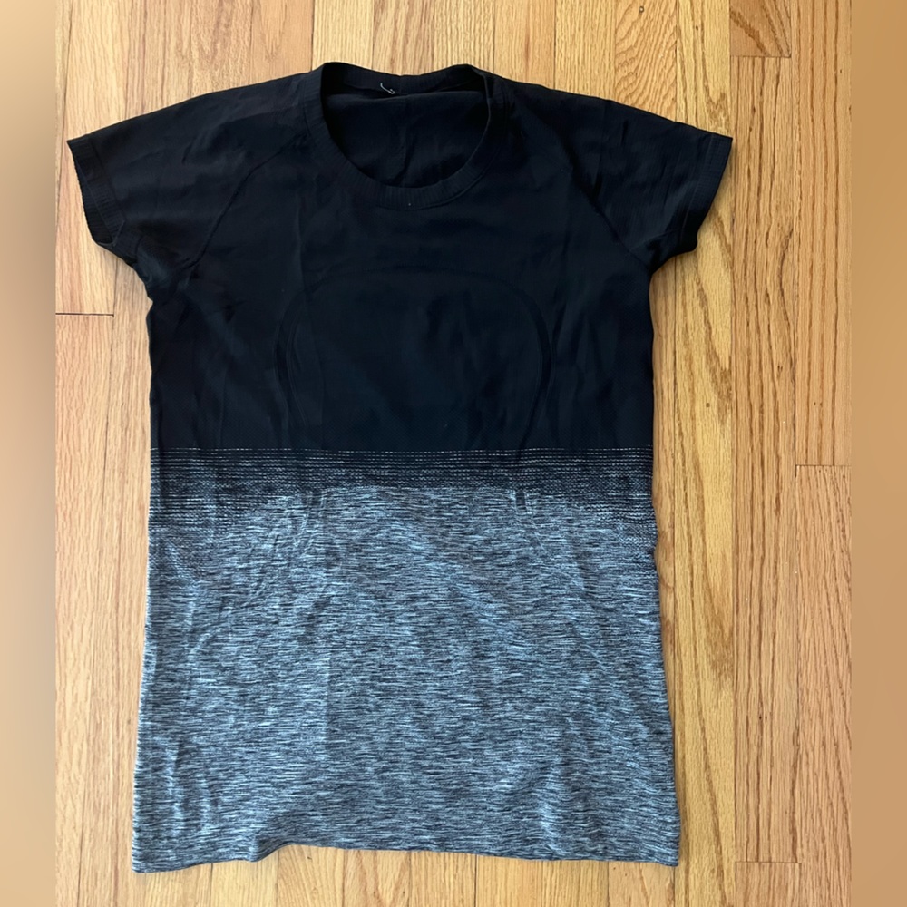 Lululemon Swiftly Tech Short Sleeve Shirt Size 12 Black/Grey Ombré